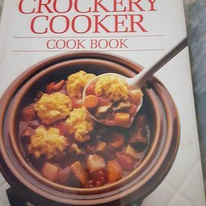 Vintage Crockery Cooker Cook Book Hardcover Better Homes and Gardens 1987